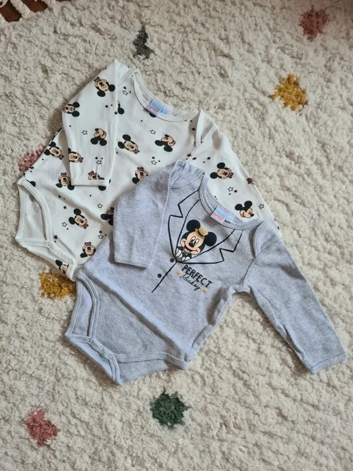 Lot 2 body Mickey bébé garçon 12 mois - photo numéro 2