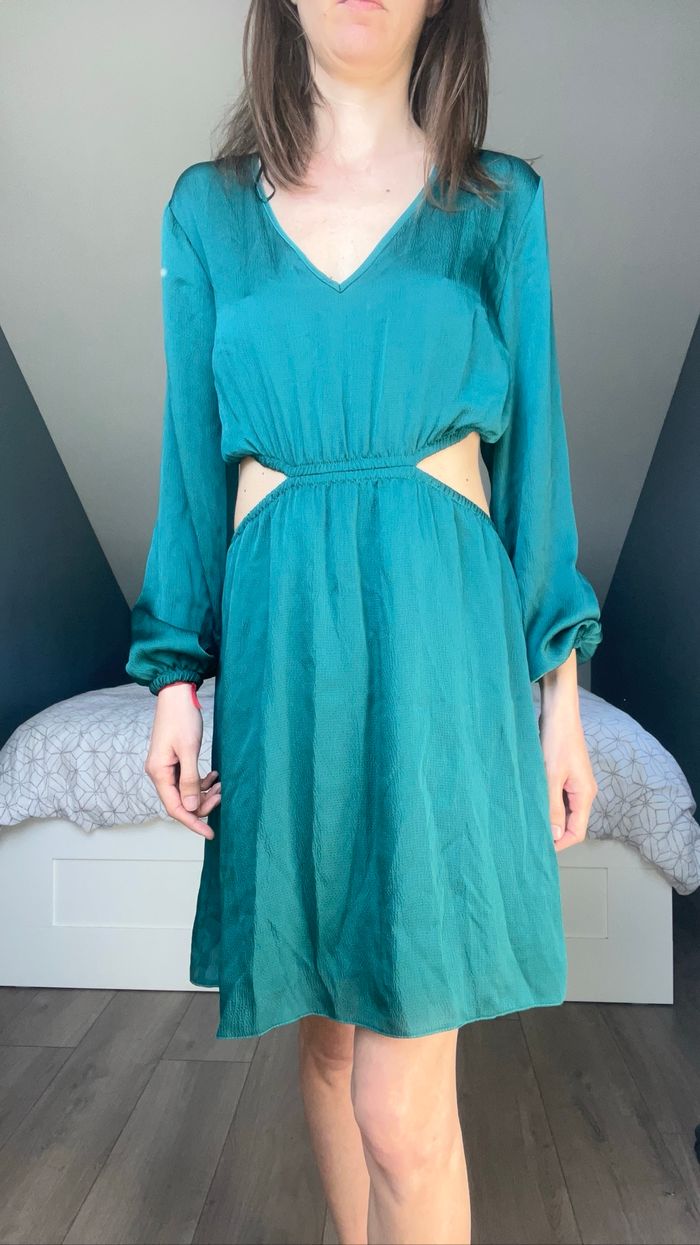 Robe verte dos ouvert - photo numéro 3