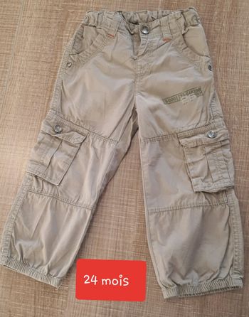 Pantalon fin neuf 24 mois