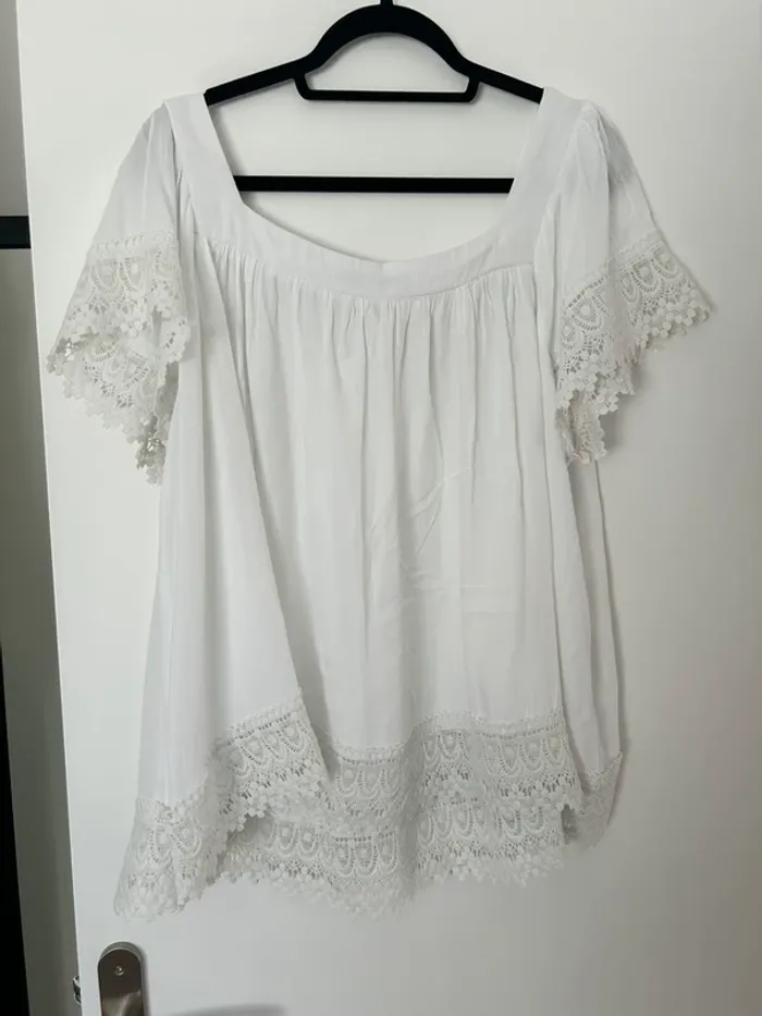 T shirt dentelles - photo numéro 2
