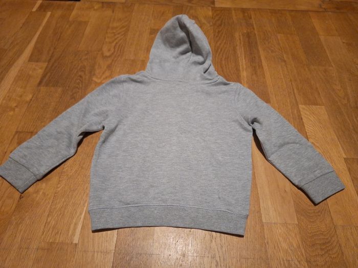 Sweat gris à capuche 4/5ans - photo numéro 3