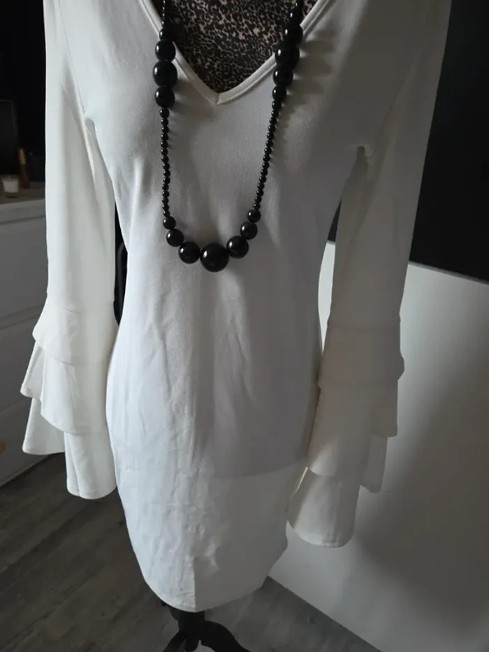 Robe de chez Eigt Paris Neuve en taille M - photo numéro 2