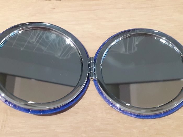 Miroir de poche Harry Potter représentant un chocogrenouille - photo numéro 4