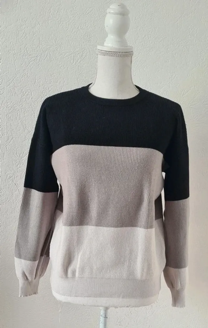 Lot 11 pulls et 3 gilets taille 36 - photo numéro 4