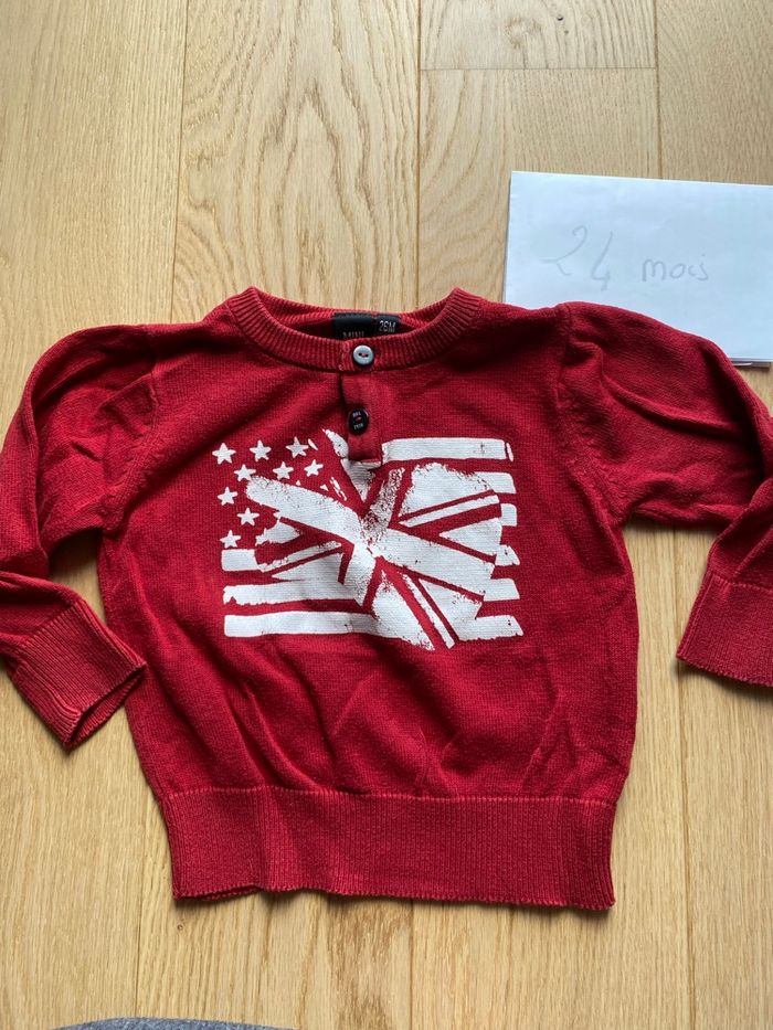 Pull rouge drapeau – Mini Gang – 26 mois