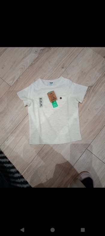 Tee-shirt neuf 18 mois