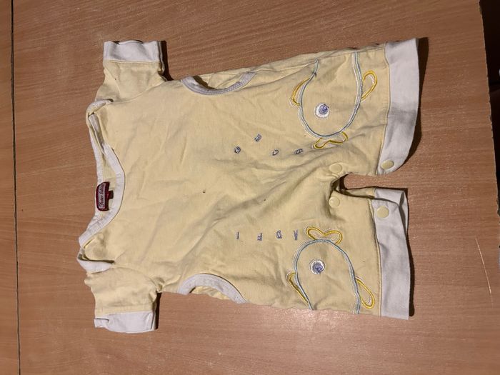 Lot de 2 combinaison short taille 6 mois - photo numéro 2