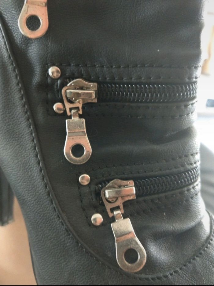 Boots ouverte sur le devant - photo numéro 5