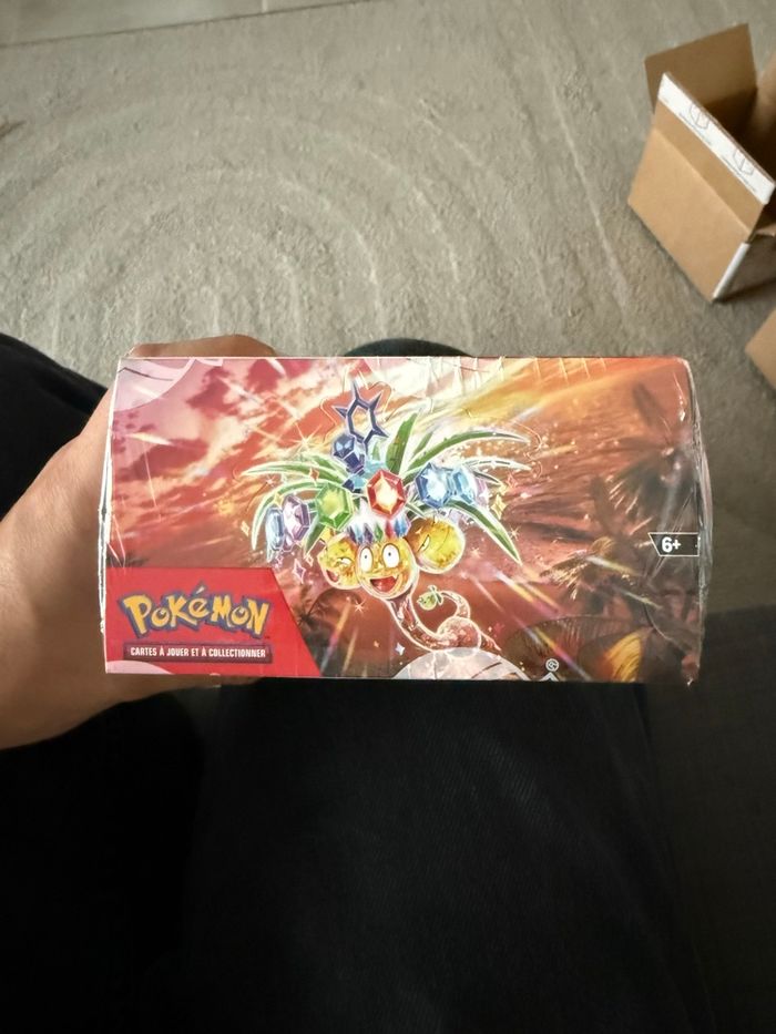 Display Pokémon ev8 étincelles déferlantes defaut de scellage - photo numéro 3