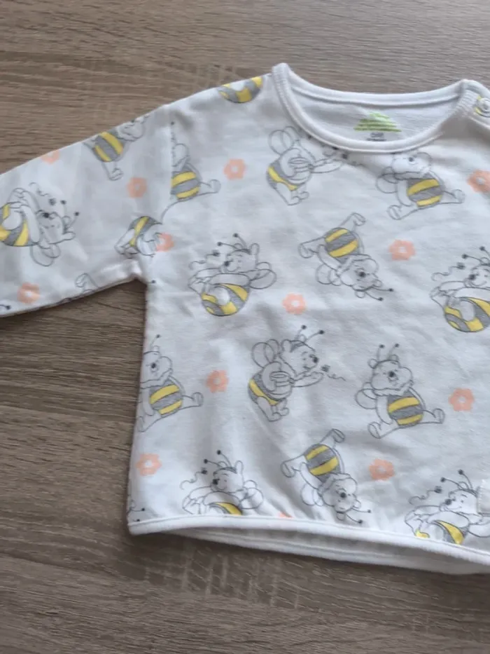 Pull léger Winnie Disney neuf sans étiquette 6 mois - photo numéro 3