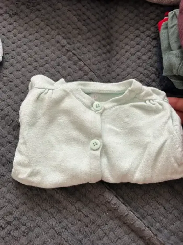 Gros lot de haut taille 6 mois - photo numéro 4