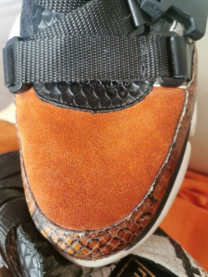 Belles sneakers cuir et cuir retourné p 41 originales - photo numéro 10