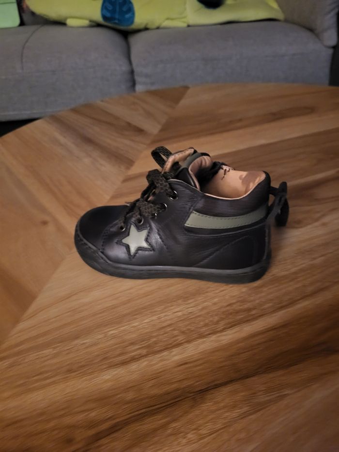 Chaussures garçon pointure 22 - photo numéro 2