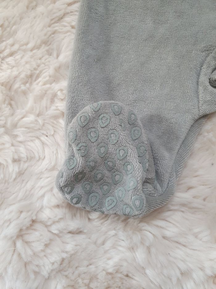 Pyjama 1 mois 54 cm velours imprimé animaux graphique - photo numéro 3