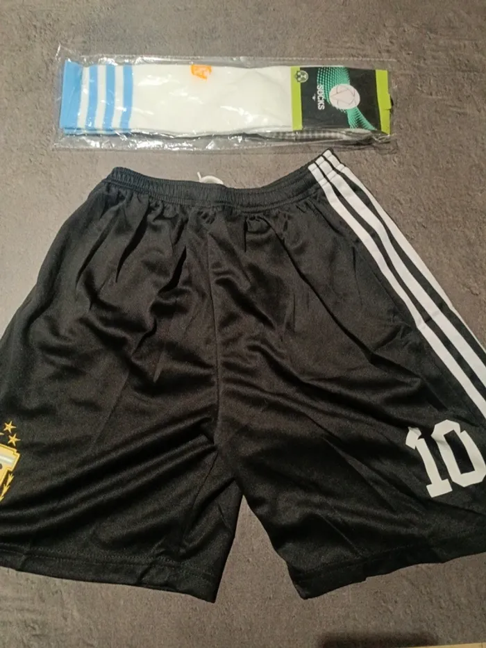 Tenue foot Léo Messi argentine. T.30 - photo numéro 3