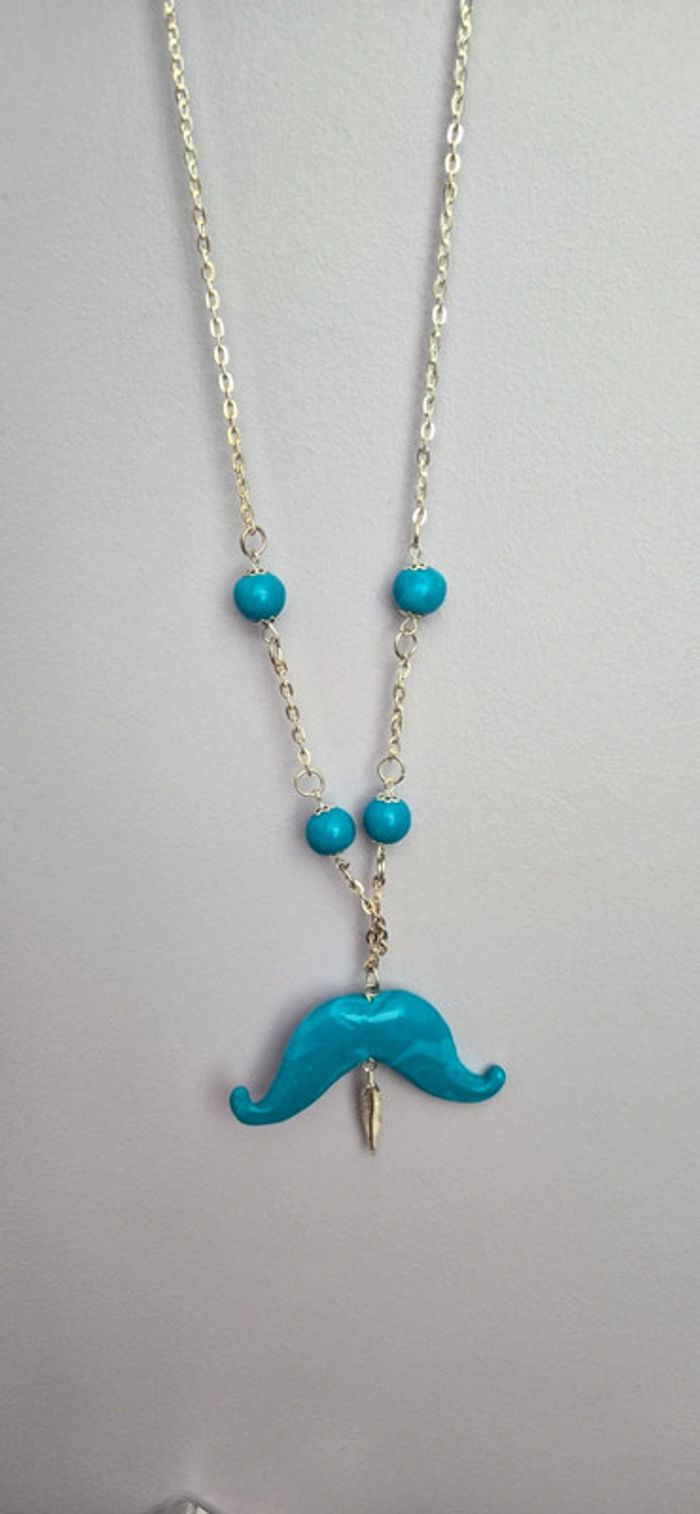Collier sautoir moustache turquoise fimo - photo numéro 5