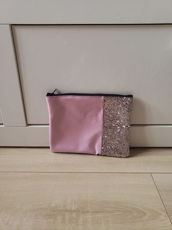 Pochette 🎀 tricolore 3€