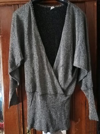 Pull léger argenté et noir taille 38/40