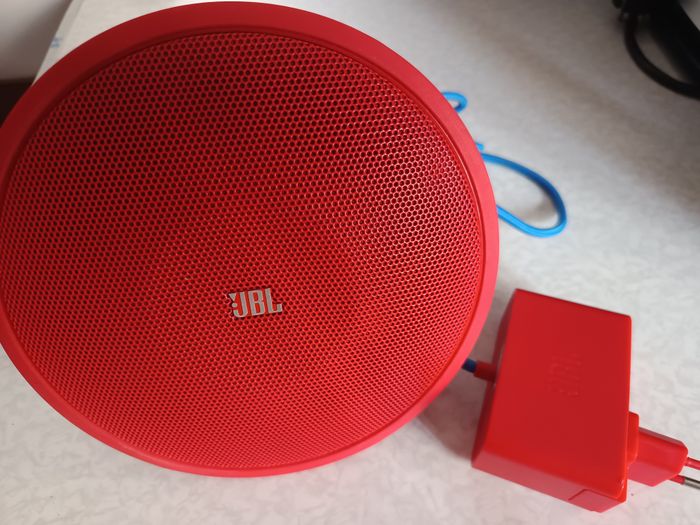 JBL Spark Rouge Enceinte Stéréo Sans Fil Bluetooth + Crochet + adaptateur prise - photo numéro 4