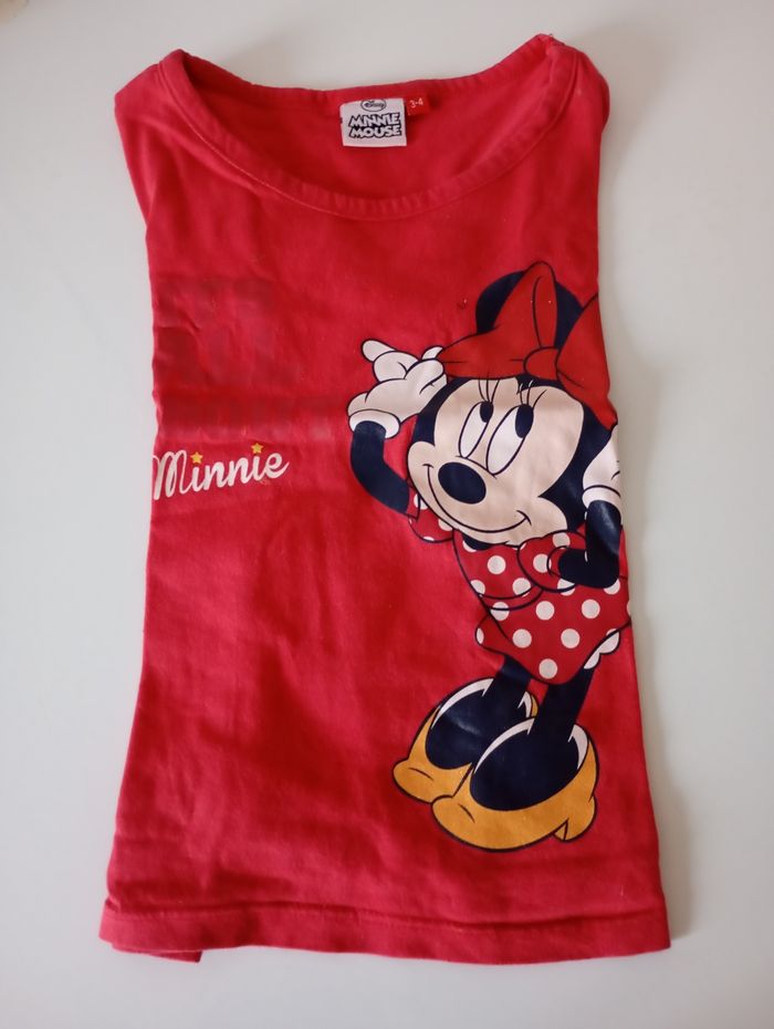 Tee-shirt,3/4 ans,manches longues,,coton ,rouge et motif Minnie avec paillettes , ,Disney Minnie Mouse, très bon état - photo numéro 5