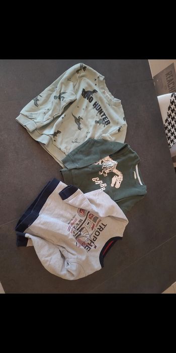 Lot de pull  8 ans