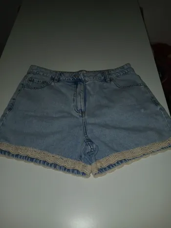 Short à broderie cache cache