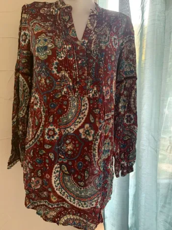 Blouse manches longues à motifs taille 44-46