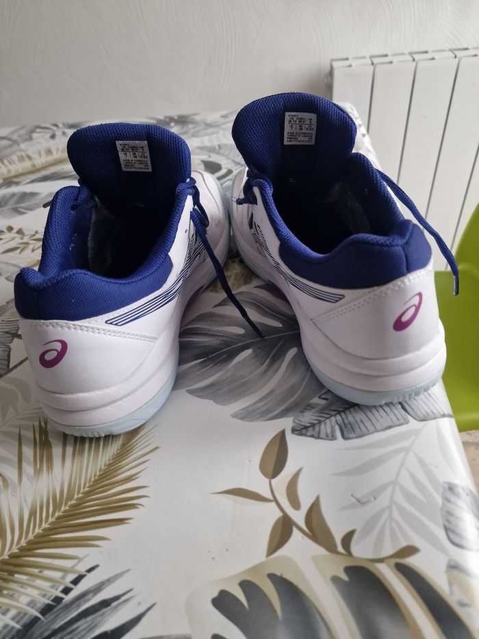 Baskets Oasics taille 40.5 - photo numéro 4