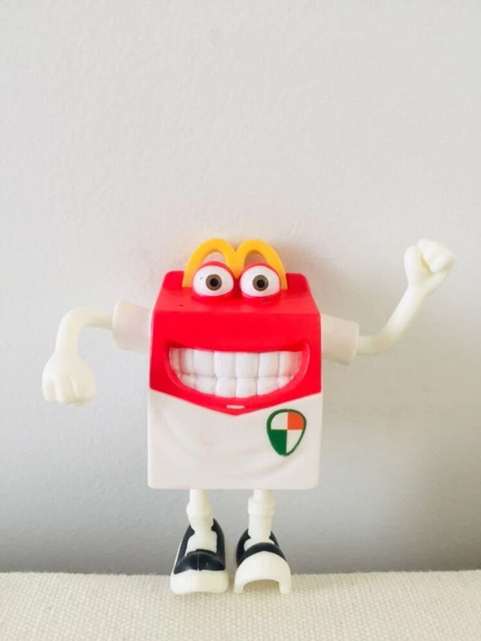 Jouet figurine mcdo collection foot - photo numéro 3