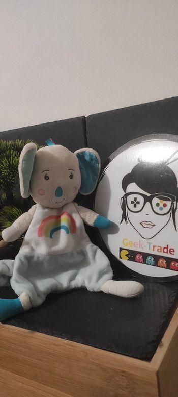 Doudou plat Koala Panda blanc bleu Bébé Confort beige arc en ciel éléphant