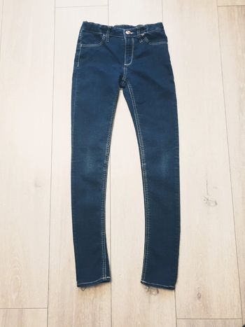 Skinny bleu. Fille 11 ans. Marque H&M
