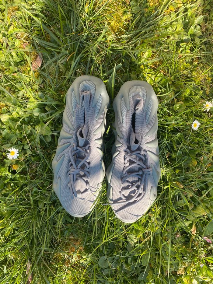 Paire De Yeezy 450 Pointure 45 - photo numéro 4