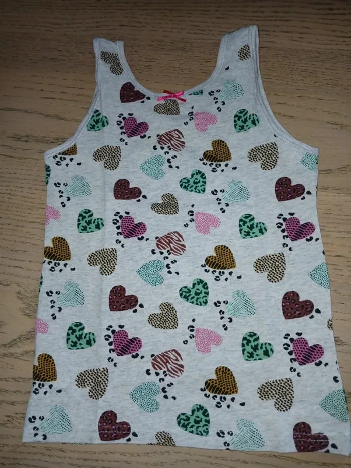Lot 2 tee-shirts sous vêtements fille 7/8 ans - photo numéro 2