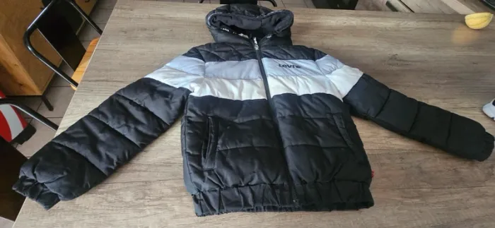 Doudoune garçon levis's taille 10 ans
