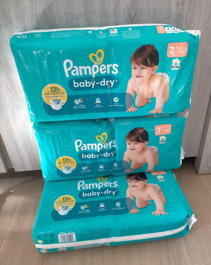 Lot couches Pampers baby dry taille 3