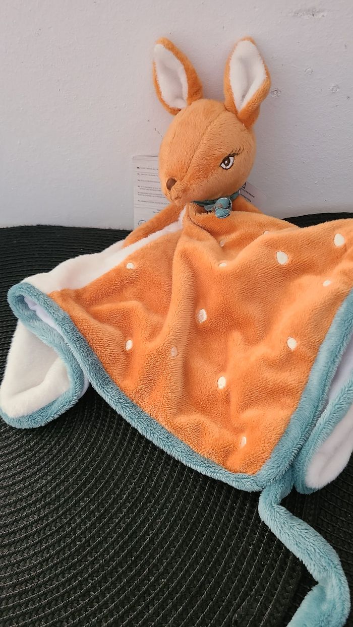 Peluches Bukowski - Doudou et porte tétine bambi "Helga baby rug"