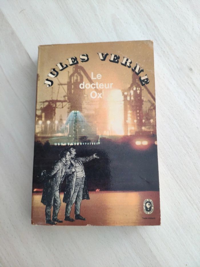 Livre poche Le docteur ox Jules Verne
