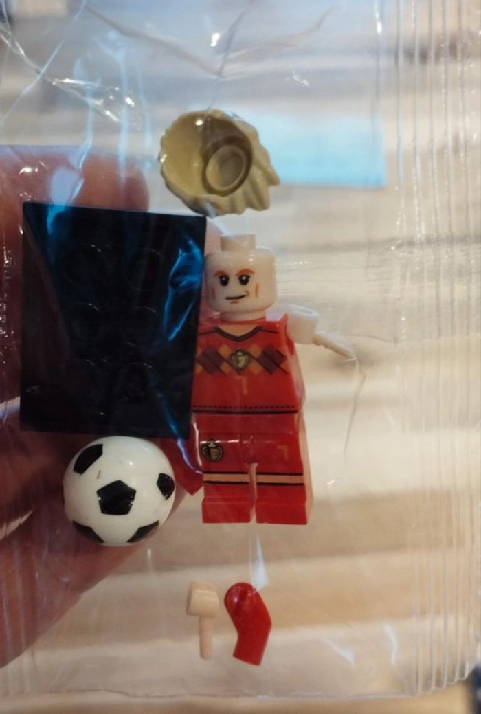 Personnage type Lego football neuf Kevin De bruyne équipe de Belgique ancien maillot