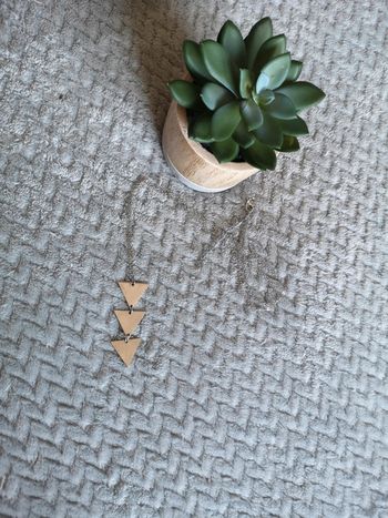 Collier long argent avec triangles