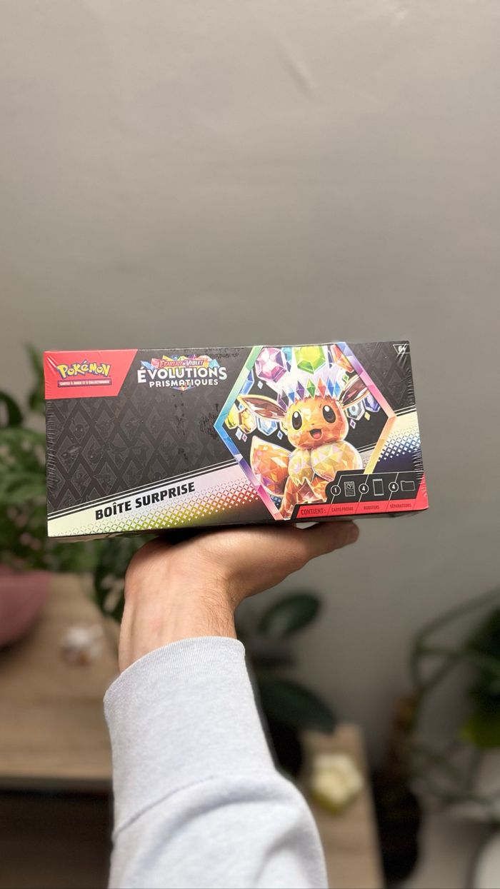 Pokémon - Boîte surprise évolutions prismatiques