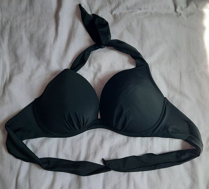 Haut de maillot de bain femme push up avec coques fines