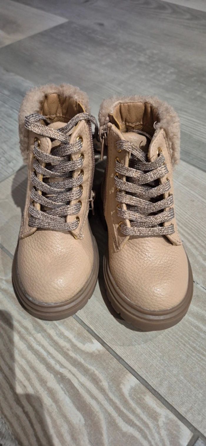 Bottines t22 neuves - photo numéro 2