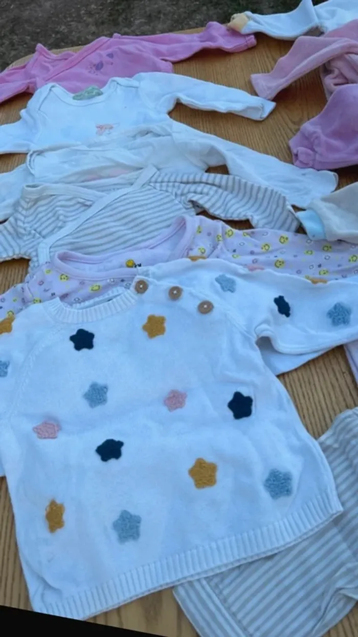 Lots vêtements fille 3 mois vertbaudet - photo numéro 3