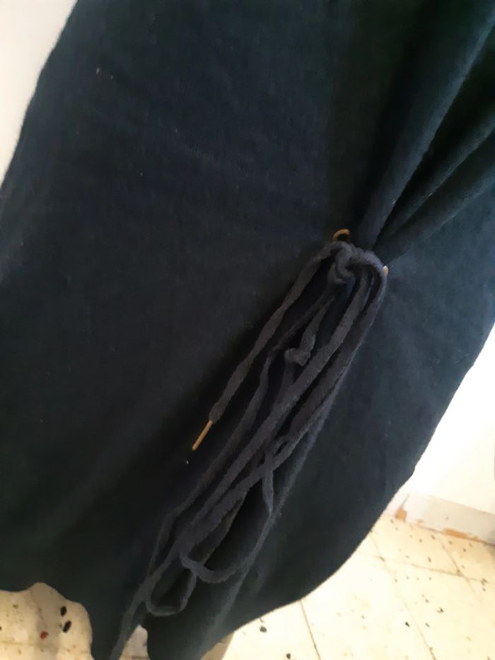 Sandro robe fine d'hiver T.38/40 en tbe - photo numéro 4