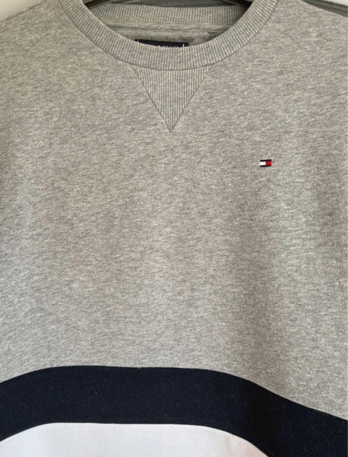 Sweat Tommy Hilfiger 16 ans 176cm - photo numéro 4