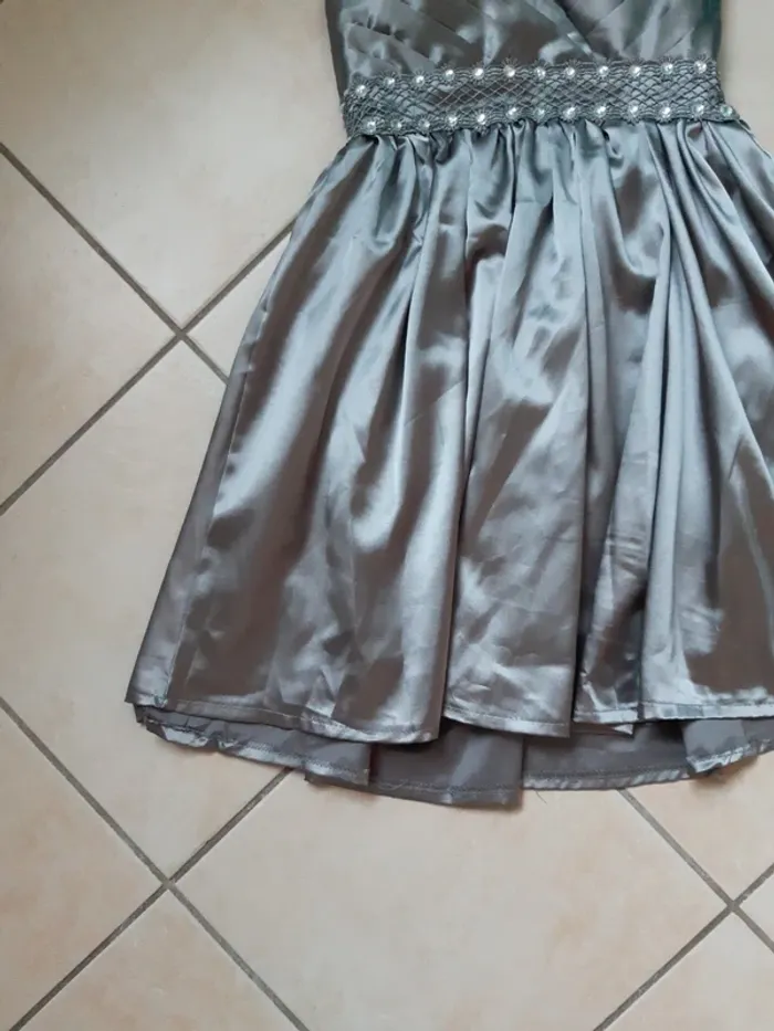 Robe de soirée bustier gris argenté - photo numéro 3