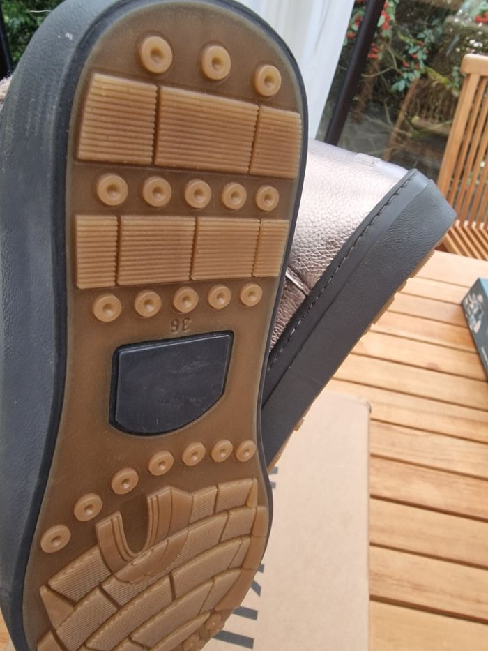 Bottes inuikii bronze taille 36 - photo numéro 3