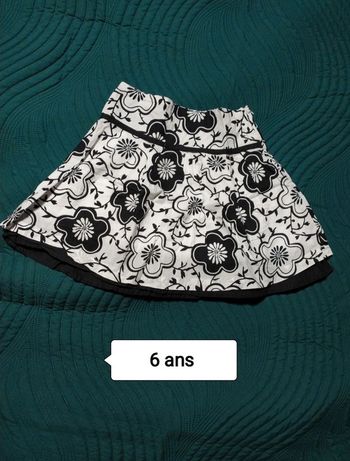 Jupe noir et blanc à fleur 6 ans