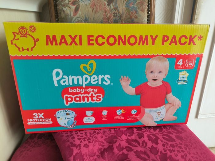 Couched Pampers Baby-Dry Pants (Taille 4)