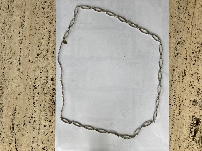 Collier fantaisie ovale